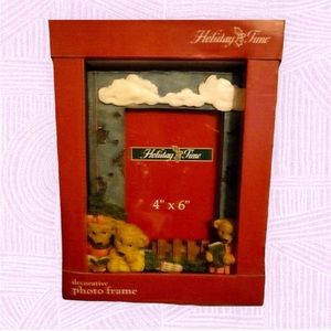 Vintage Holiday Christmas Picture Frame “Teddy Bear”